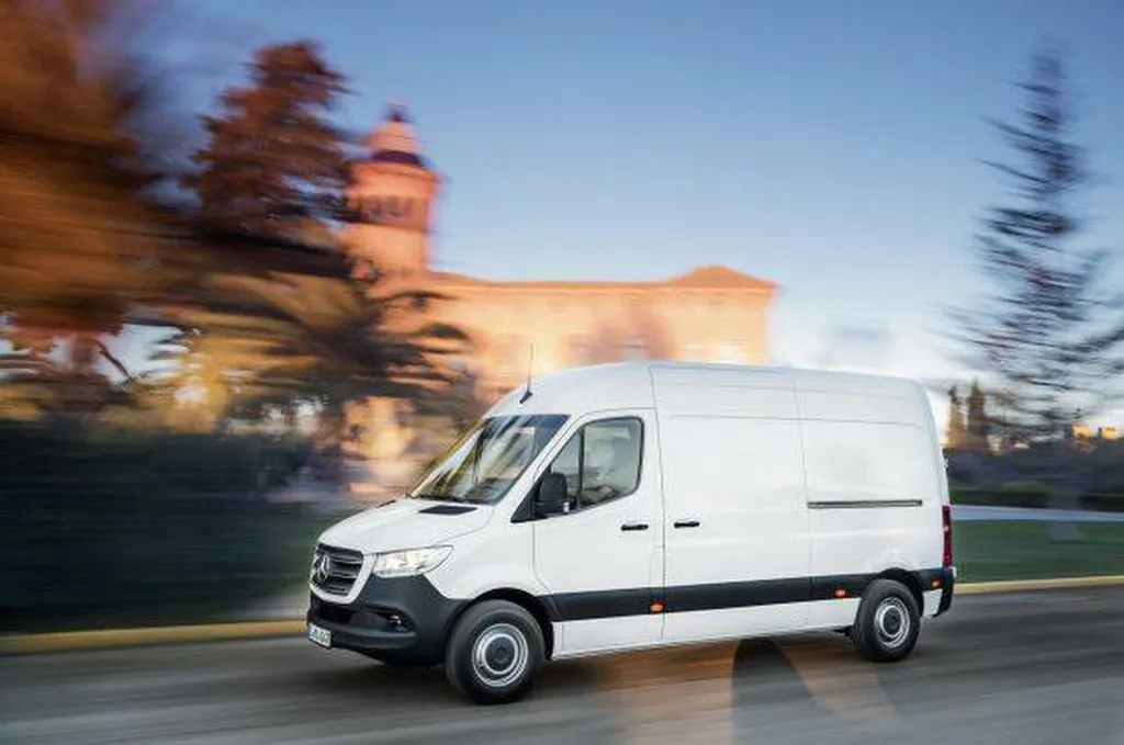 Mercedes Sprinter fourgon en location longue durée à Bordeaux
