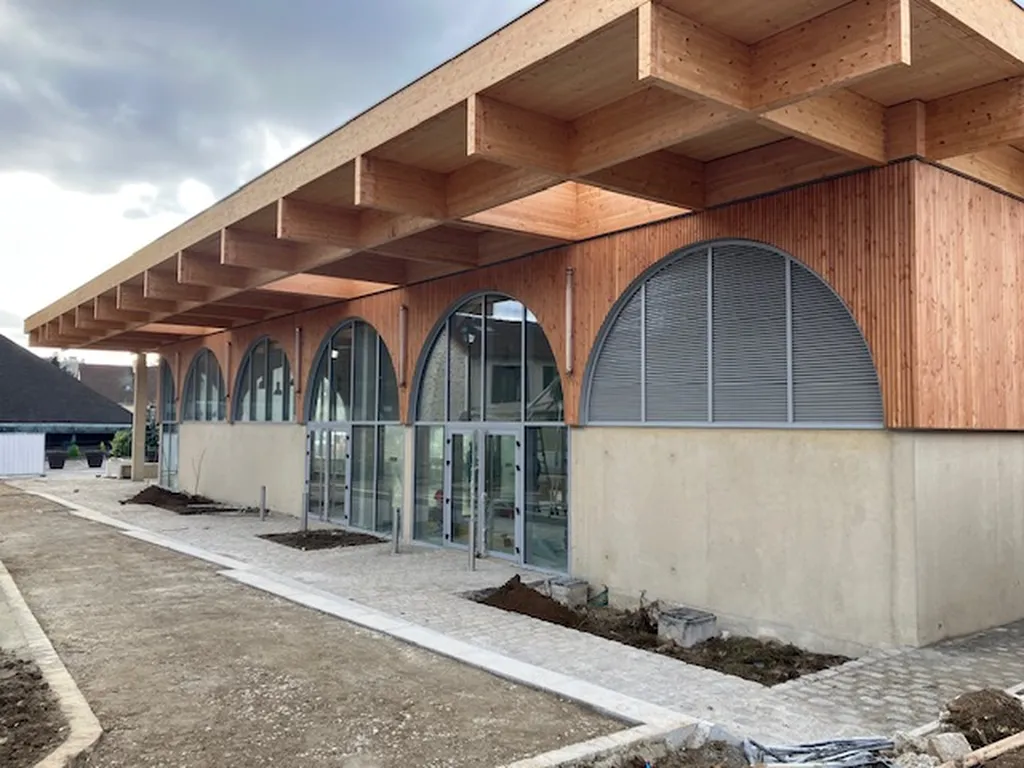Façade du marché de Bois D'Arcy