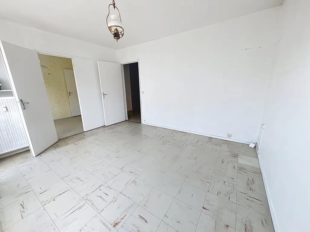 Appartement F3 avec travaux de rafraichissement