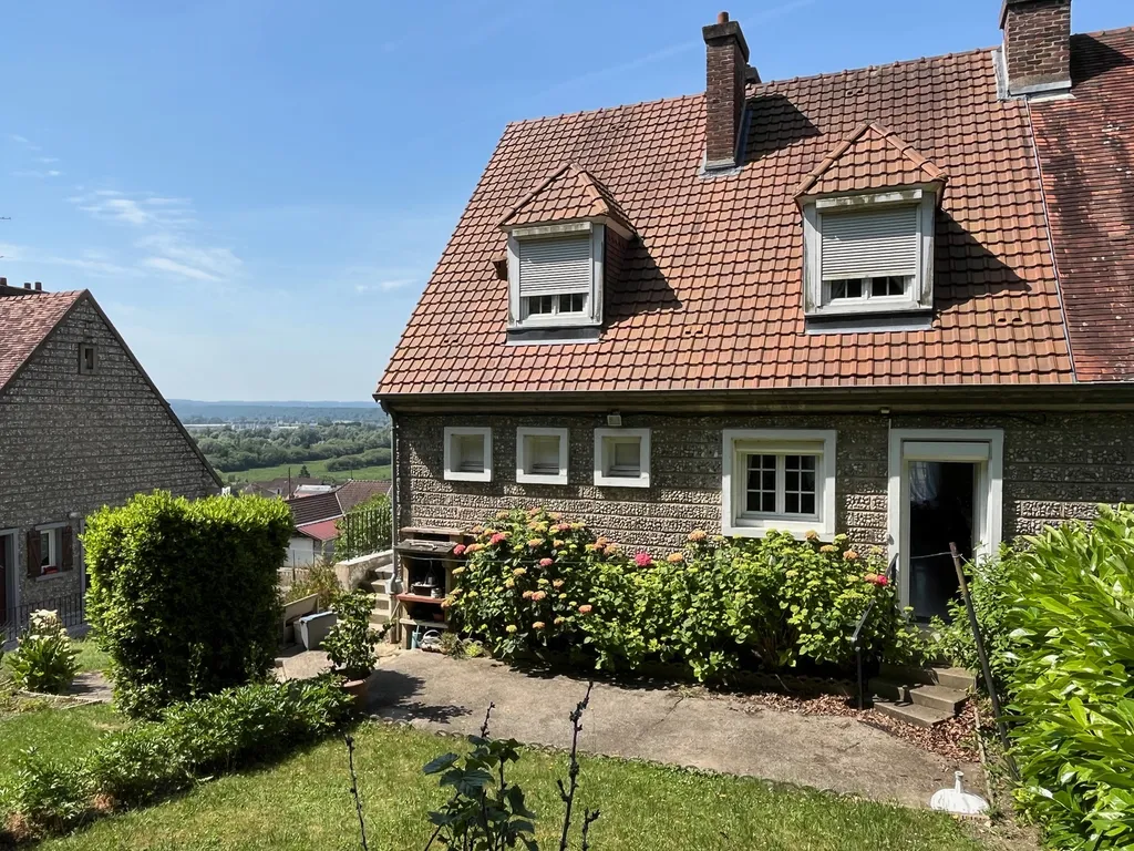 Maison à vendre avec 5 chambres, en bordure de forêt avec vue dégagée et vue sur la Seine !