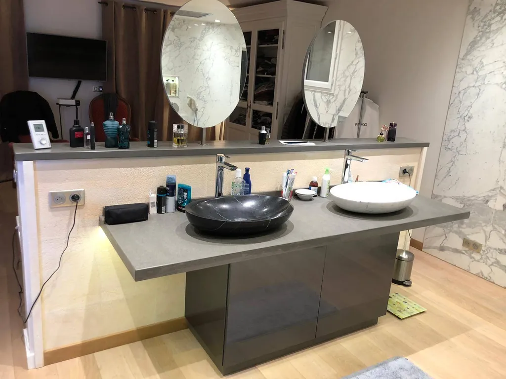 console de salle de bain et vasques en marbre sur Nice