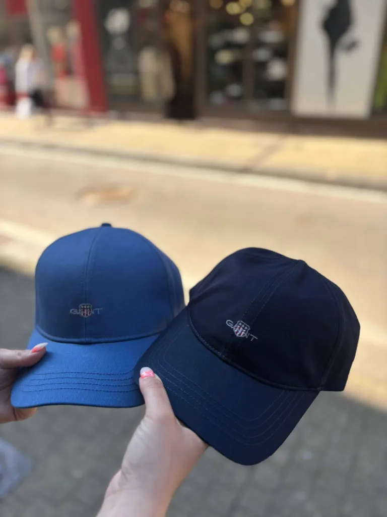 Casquette haute en coton bio GANT -  à découvrir chez La Suite by Urban Chic à Dieppe
