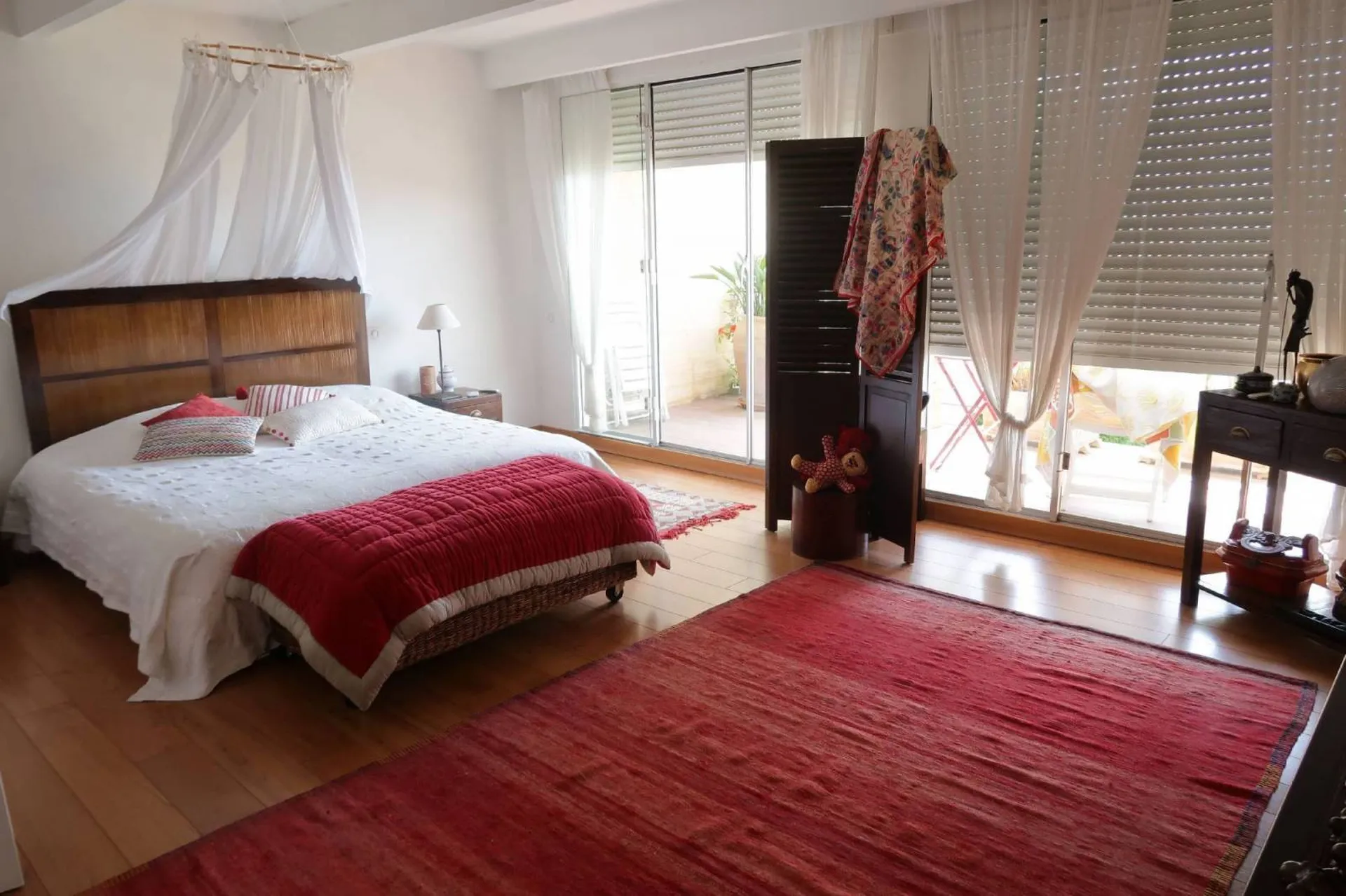 Maison mitoyenne T4 Cassis à proximité immédiate du port avec terrasse vue mer et parking 