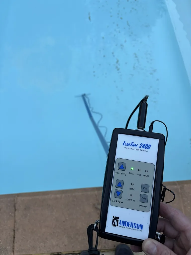 Intervention d'un spécialiste en détection de fuite sur piscine coque polyester à Arcachon en Gironde