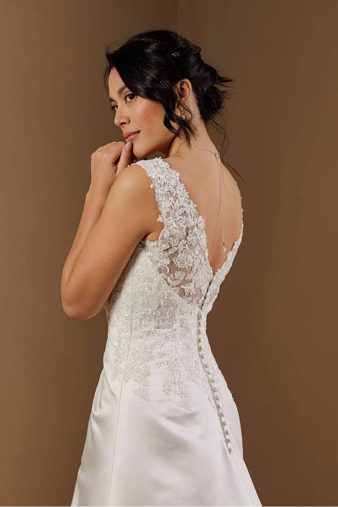 ROBE DRAPÉE DENTELLE SUR MARSEILLE PROCHE ROQUEFORT LA BÉDOULE