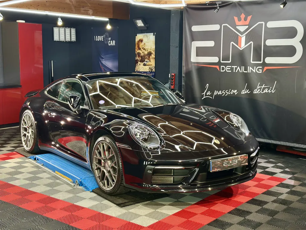 Spécialiste du traitement céramique et de la protection carrosserie sur Porsche à Vaugneray proche Mornant 