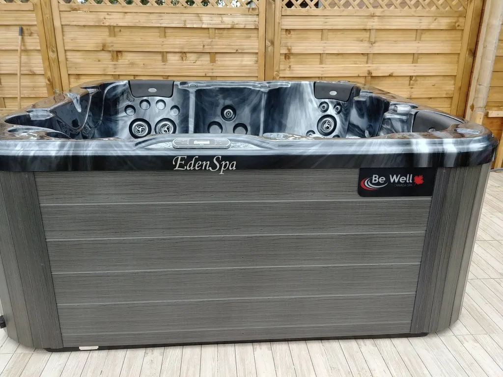 Jacuzzi exterieur familial chateuneuf-les-martigues