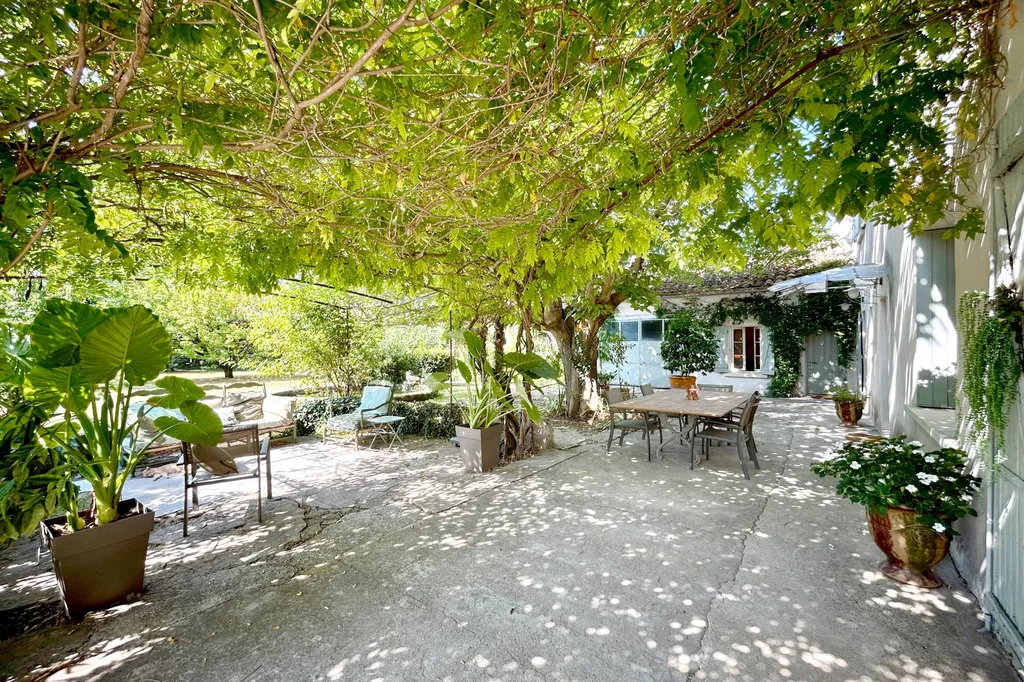 Mas XIXᵉ avec vue panoramique sur le Mont Ventoux et les Dentelles de Montmirail