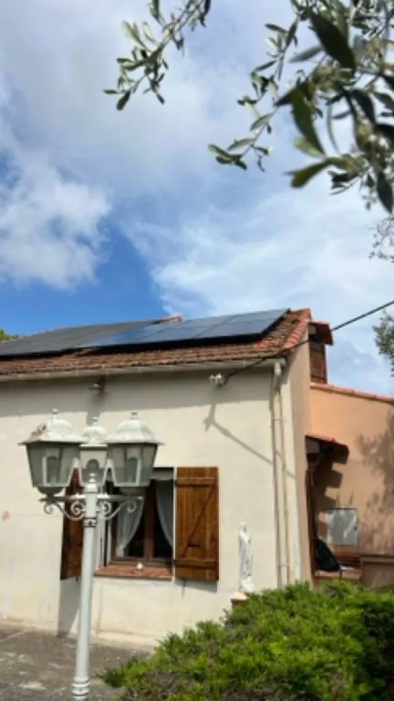 Pose de 6 panneaux photovoltaïques TrinaSolar avec micro-onduleur Enphase IQ7A