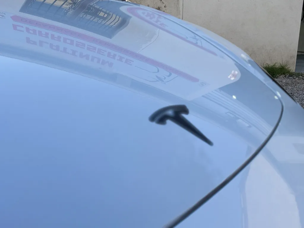 Traitement Céramique sur cette magnifique Tesla model 3 2025 à Carnoux proche de Marseille et d'Aubagne