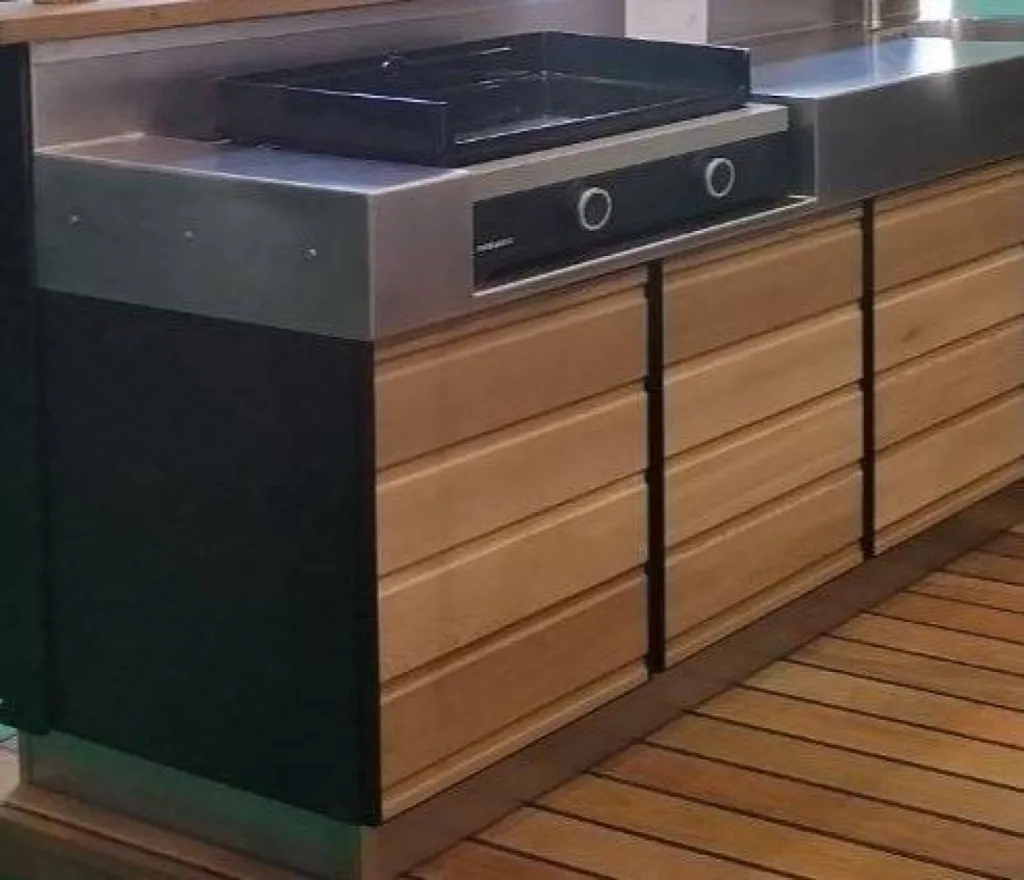 Modèle Elegance portes RED CEDAR