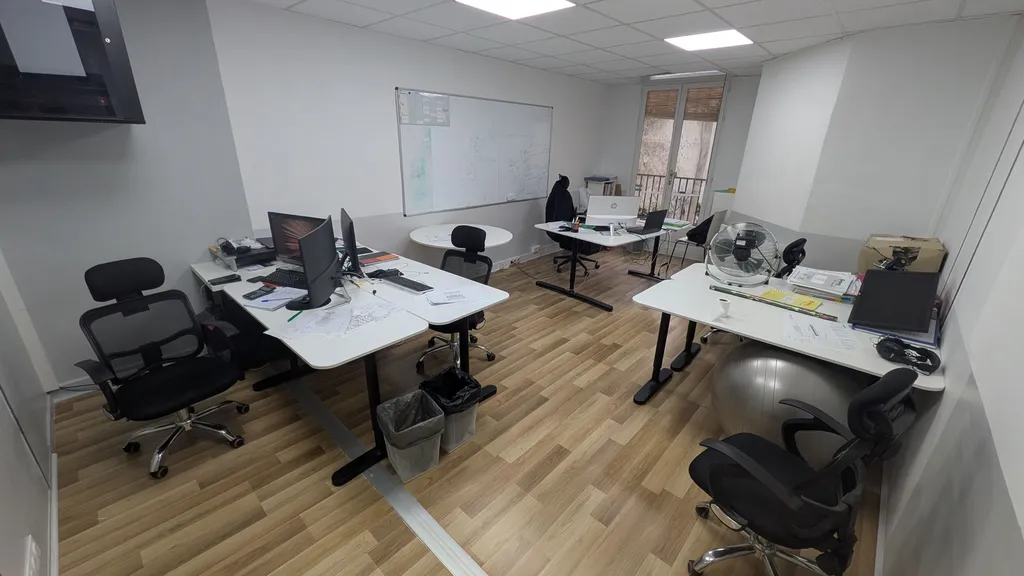 Location - Bureau 101 m², bastille, Rue du Faubourg Saint-Antoine 75012 PARIS