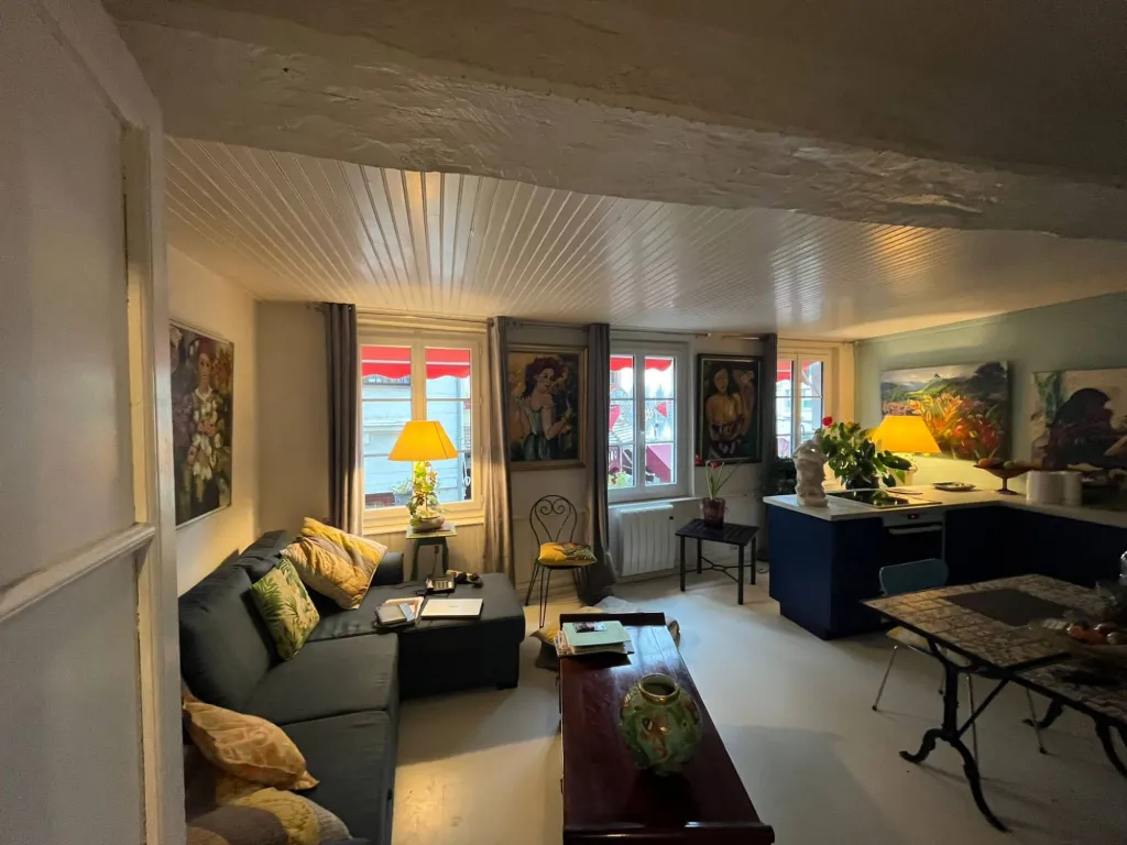 Galerie d'art avec appartement de 65 m² Bourg-Achard