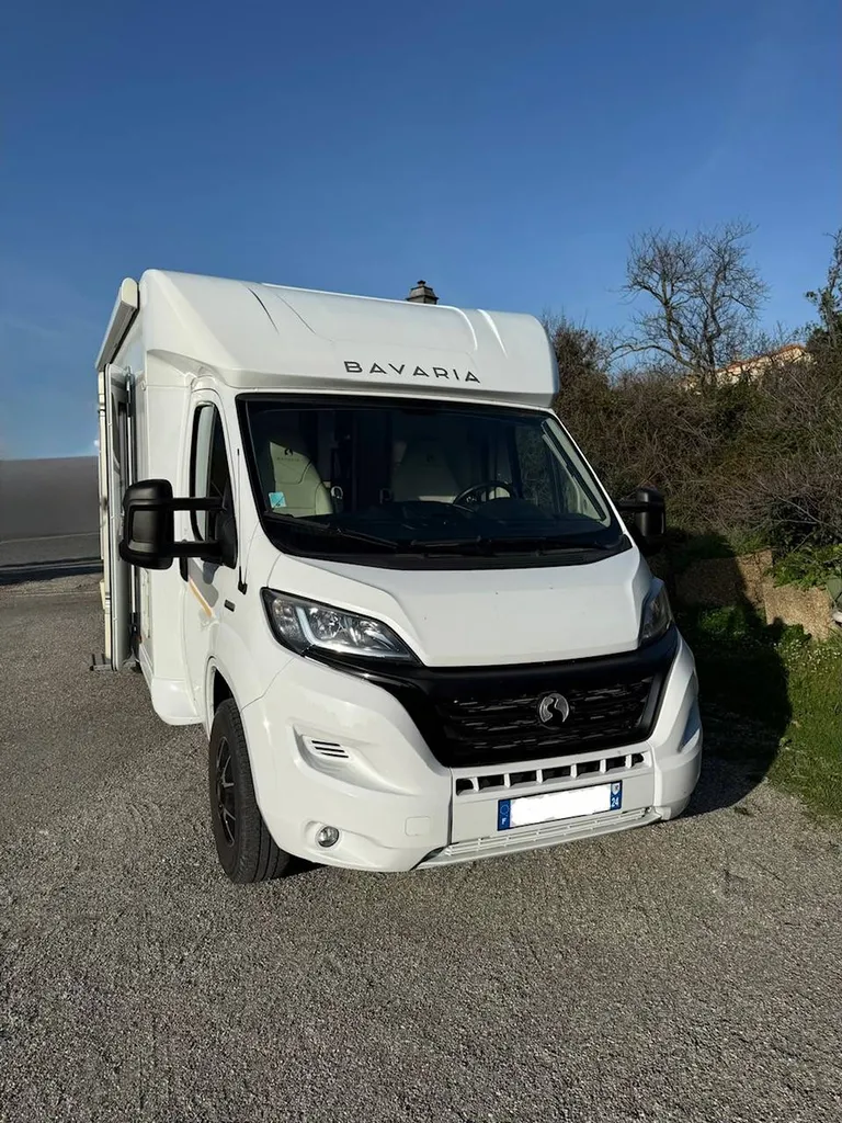 BAVARIA T696 U