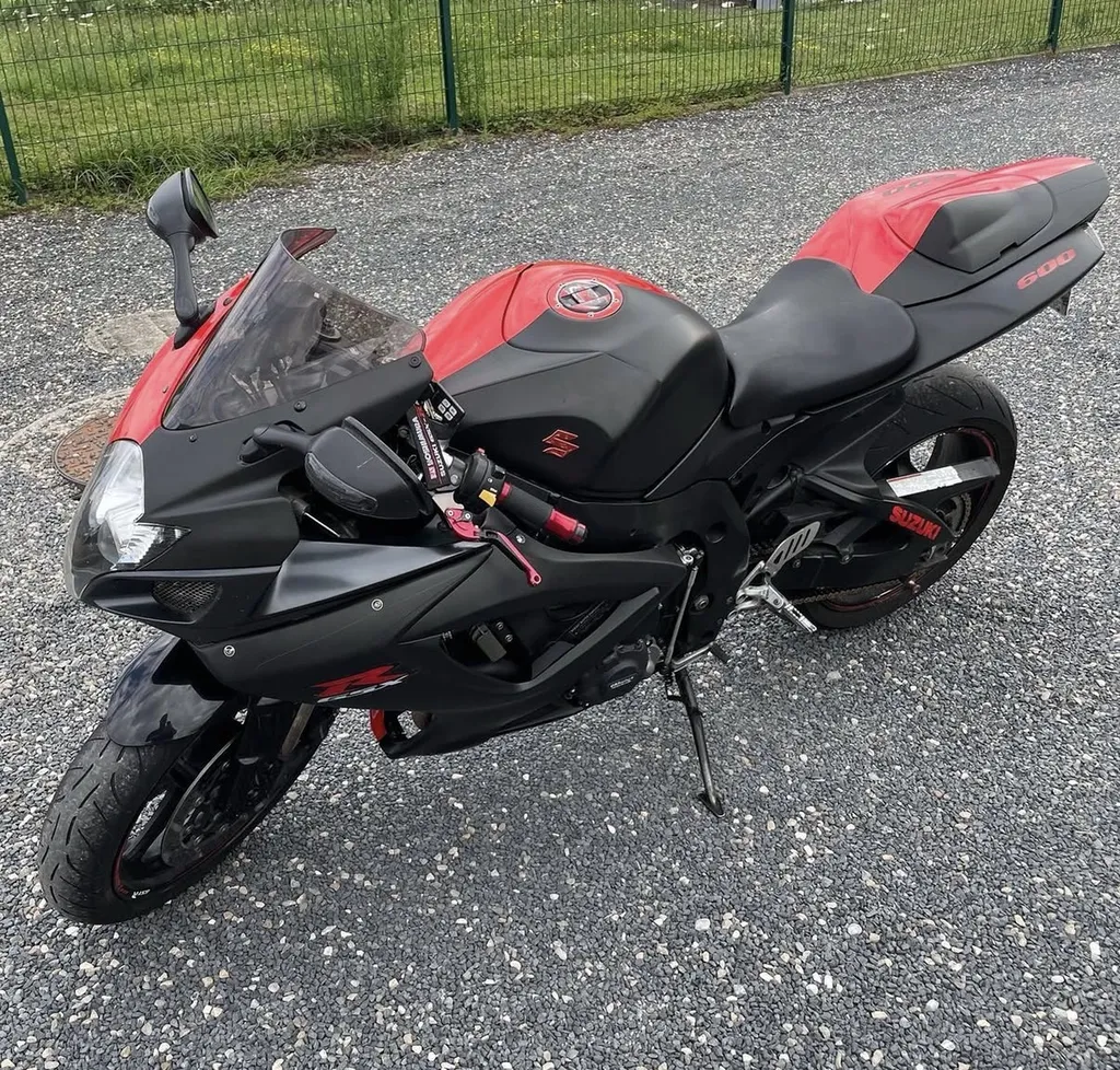 Covering bi-ton rouge et noir