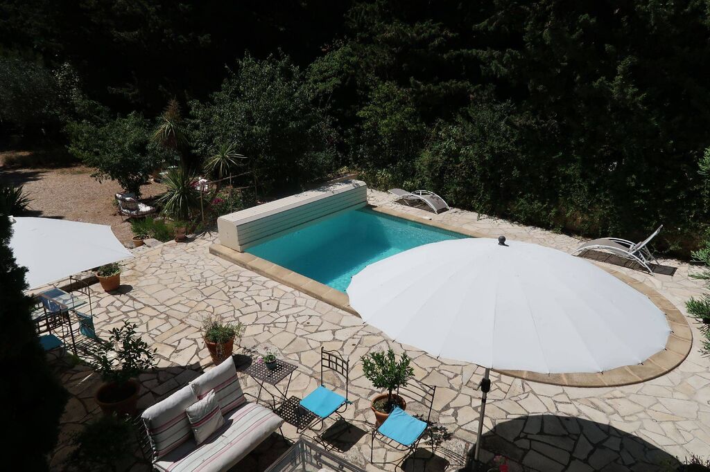 Vente maison Cassis dans domaine privé avec piscine et dépendances 