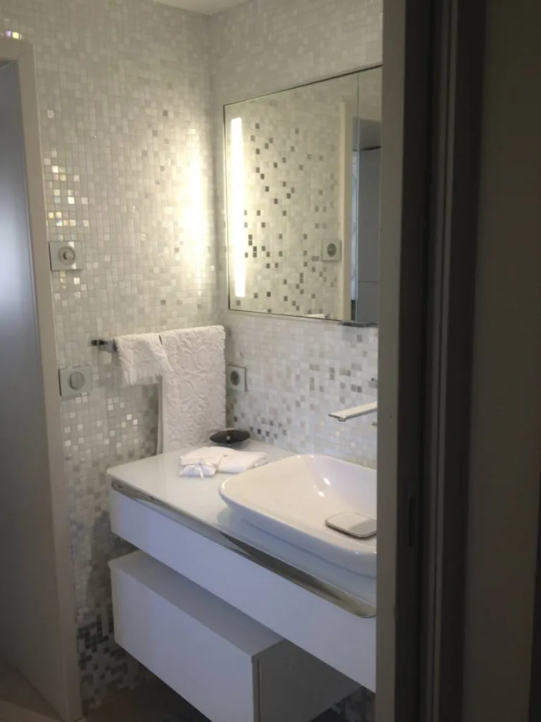 Rénovation d'une suite parentale à Aix en Provence par Inspirations d'Intérieurs