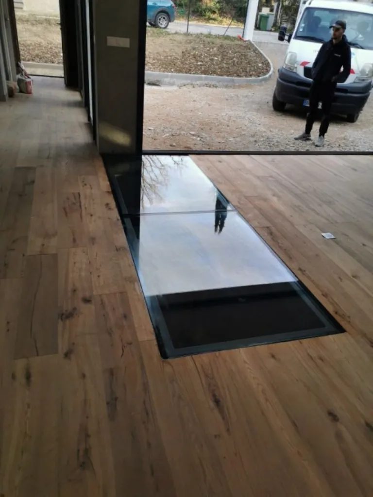 Le Plancher en verre trempé sur Puyricard et sur l'Estaque à Marseille