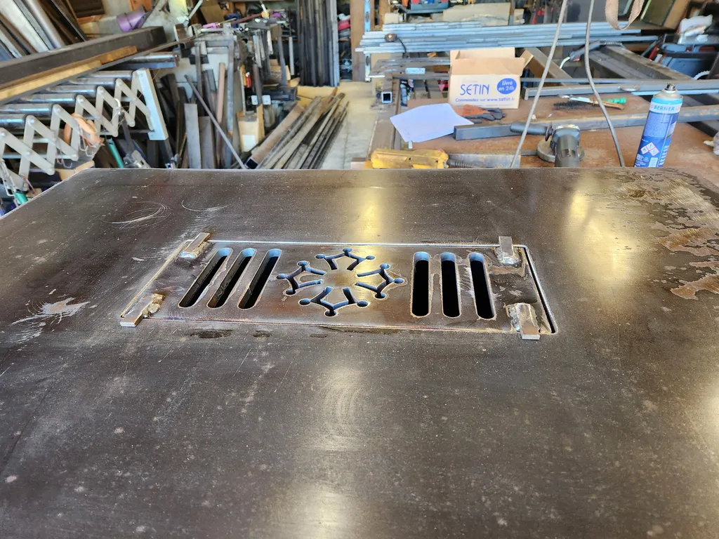 Brasero personnalisé acier brut 