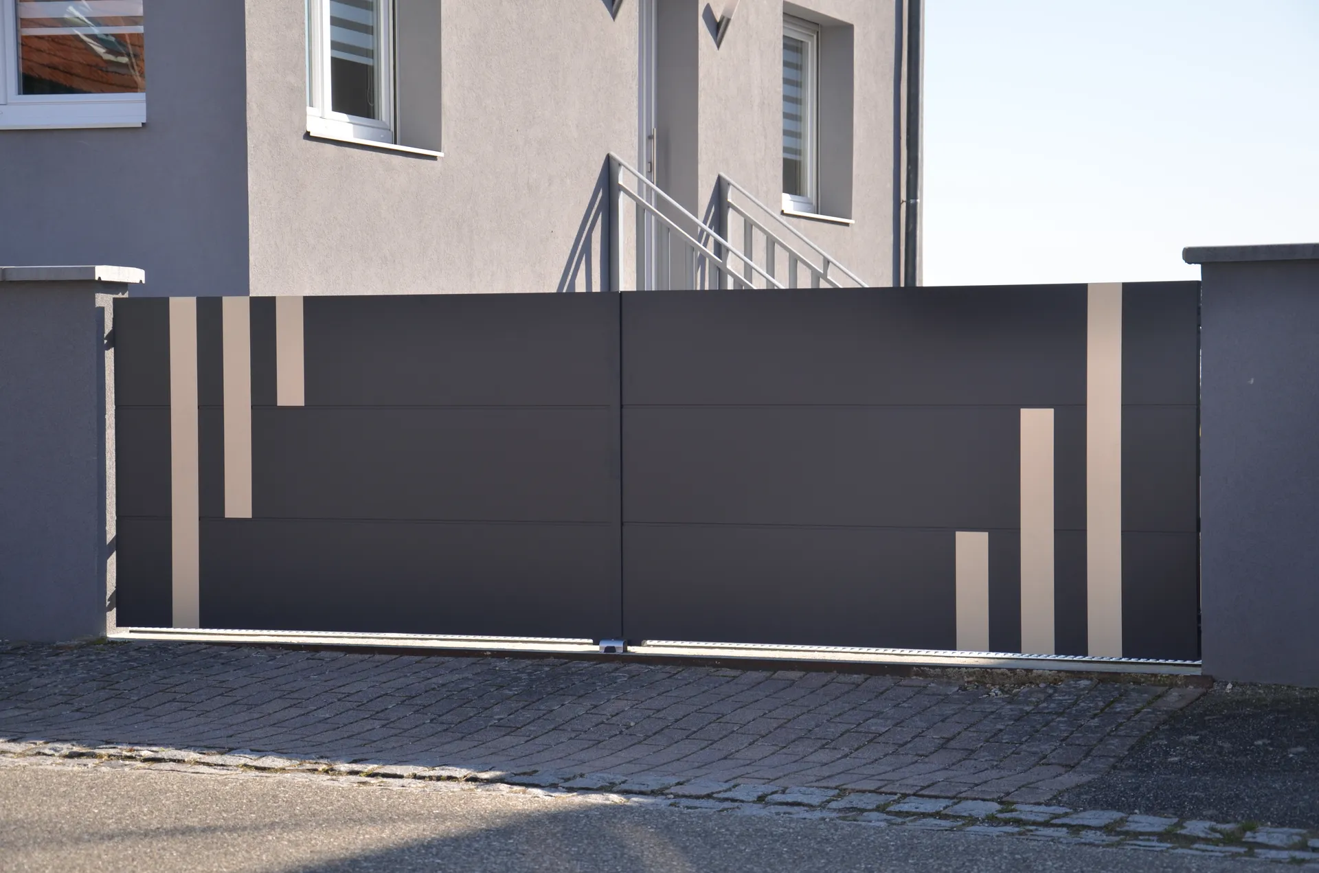 Clôture aluminium gamme Select moderne élégante robuste offrant sécurité intimité durabilité design soigné entretien facile extérieur contemporain