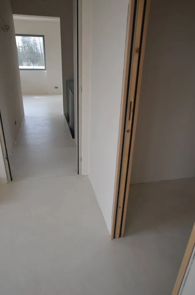 Recherche artisan de confiance pour une rénovation de sol à La Mole Var 83