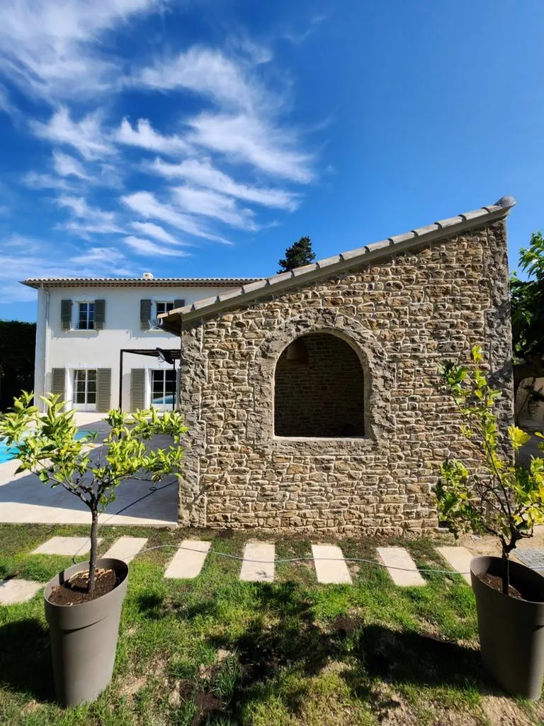 Devis pierre naturelle façade à Toulon Var 83