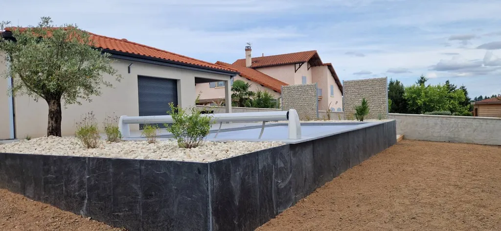 amenagement plage de piscine a roanne 