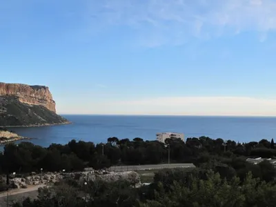 A vendre appartement 4 Cassis dans résidence close, superbe vue