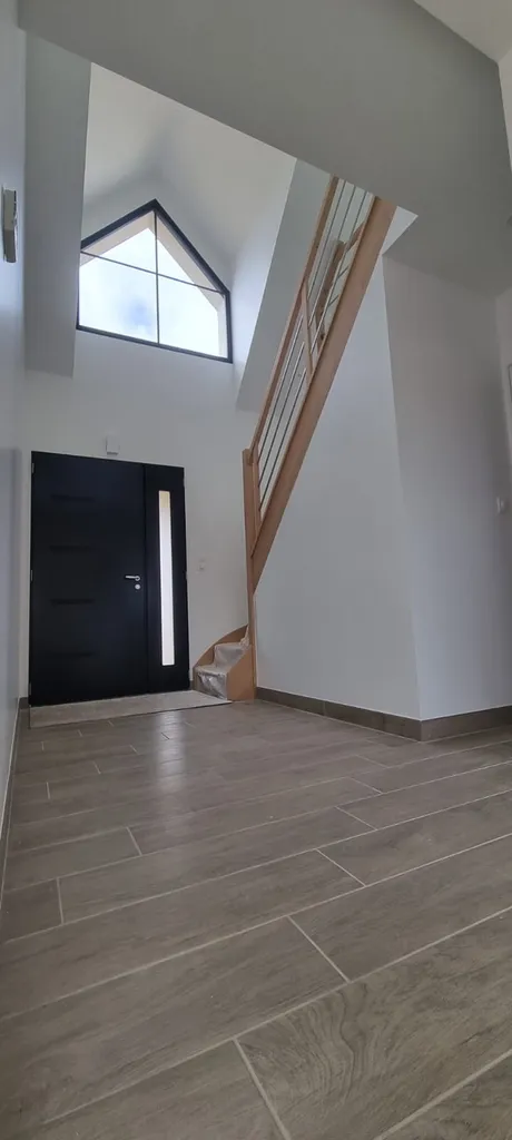 Livraison d'un pavillon neuf en peinture finition velours projetée au pistolet airless entre Pacy sur eure et Evreux.