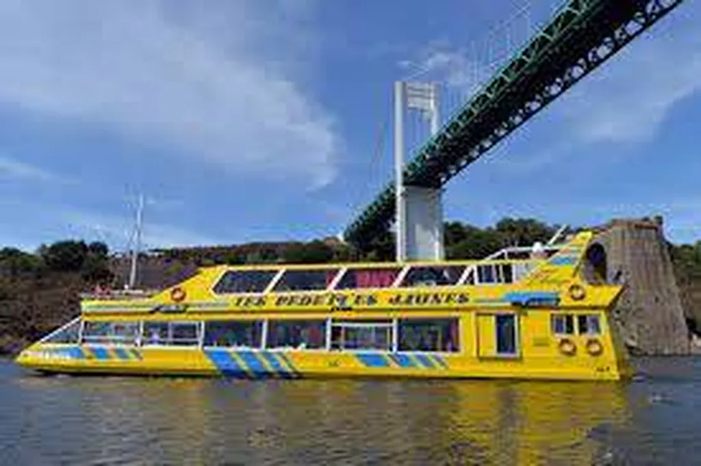 Naviguer sur la Vilaine avec les Vedettes jaunes dans le Morbihan