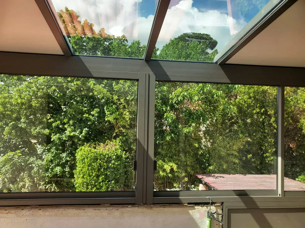 Superbe véranda en Aluminium Technal installée dans une propriété près de Gardanne