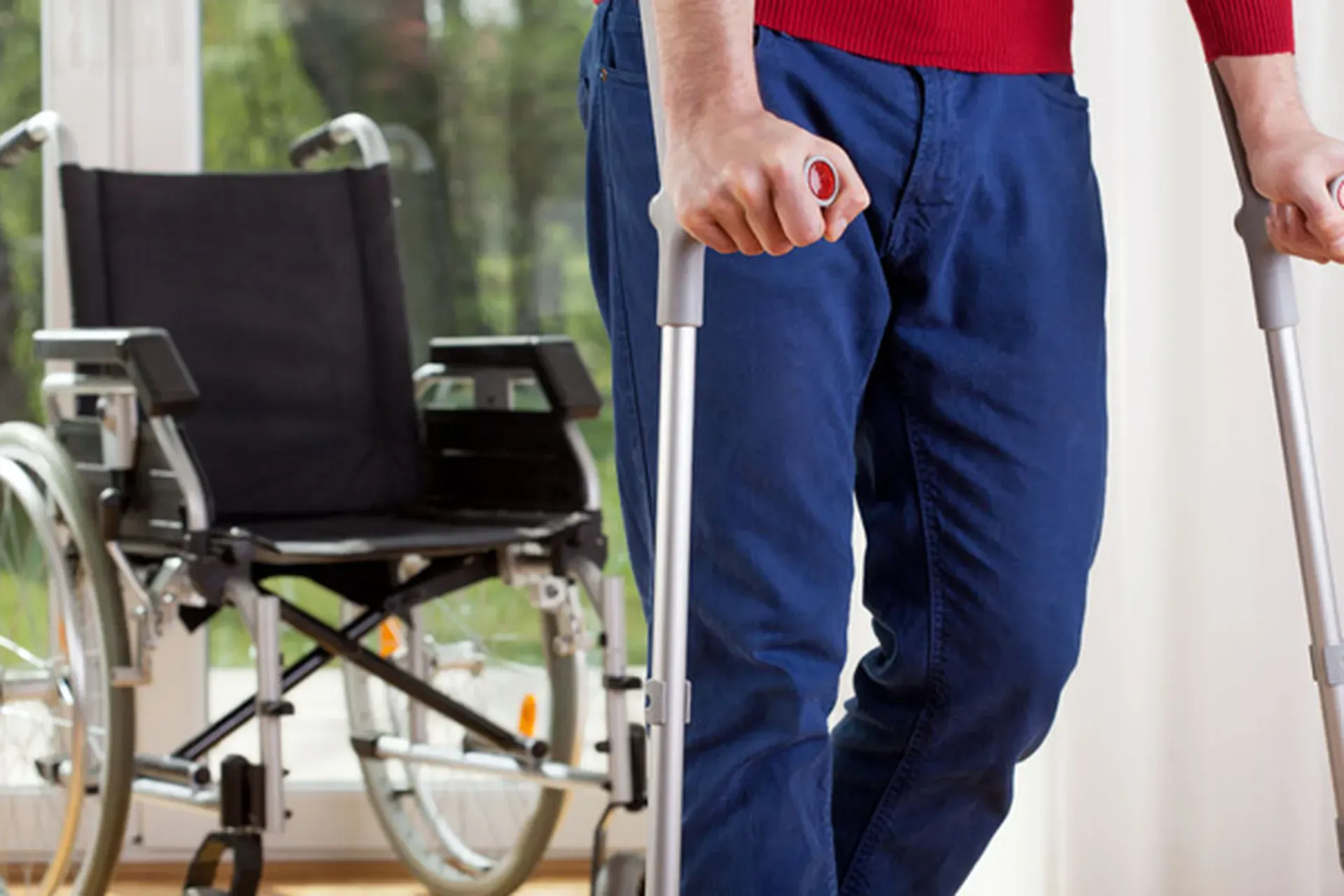 Salle de bain adaptée aux normes PMR avec douche sécurisée pour personnes à mobilité réduite à Fontaines-sur-Saône près de Lyon (Rhône – 69)