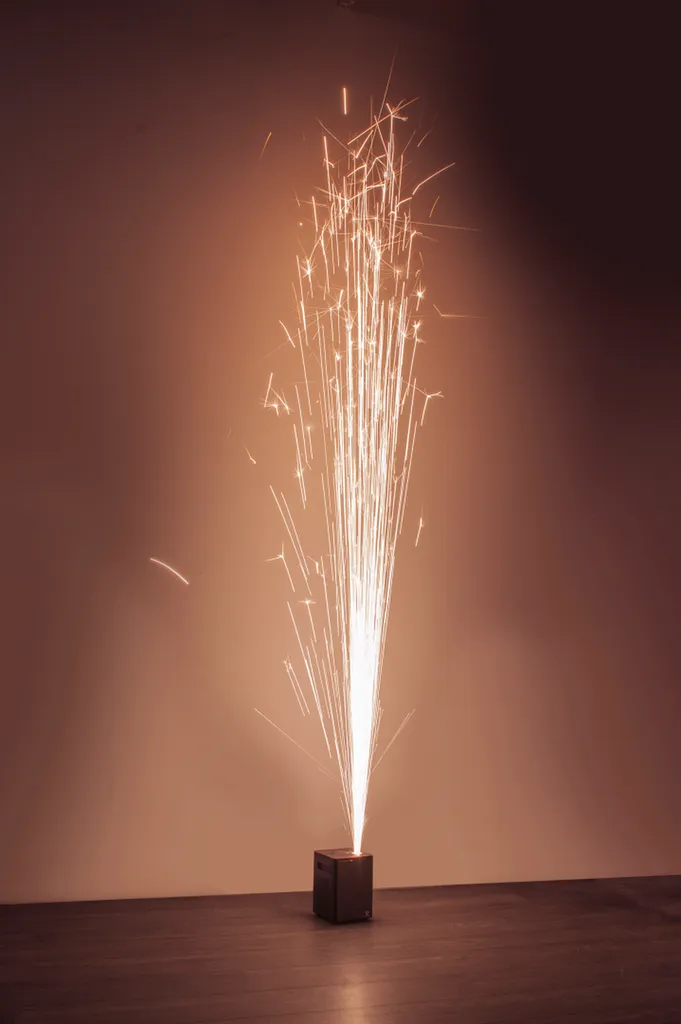 LOCATION EFFET DE PYROTECHNIE/FEU D'ARTIFICE SPARKULAR AFX FONTAINE A ÉTINCELLES A TOULON, LA GARDE, MARSEILLE, SAINT-TROPEZ 