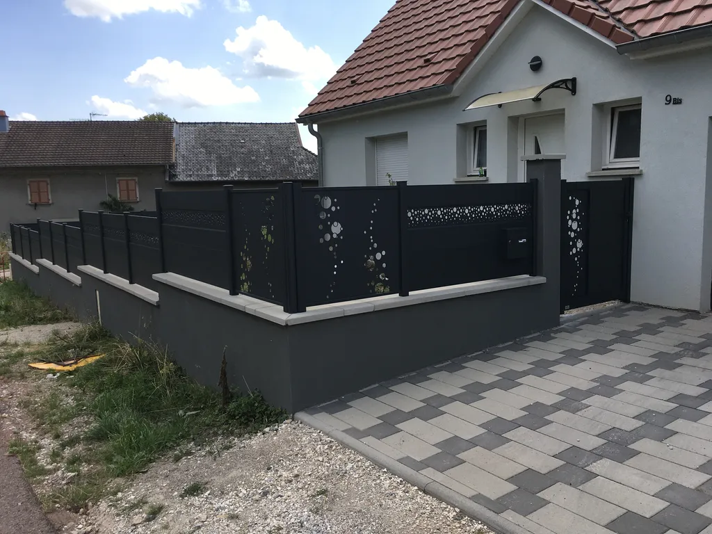 Clôture en aluminium à CHANLONVILLARS