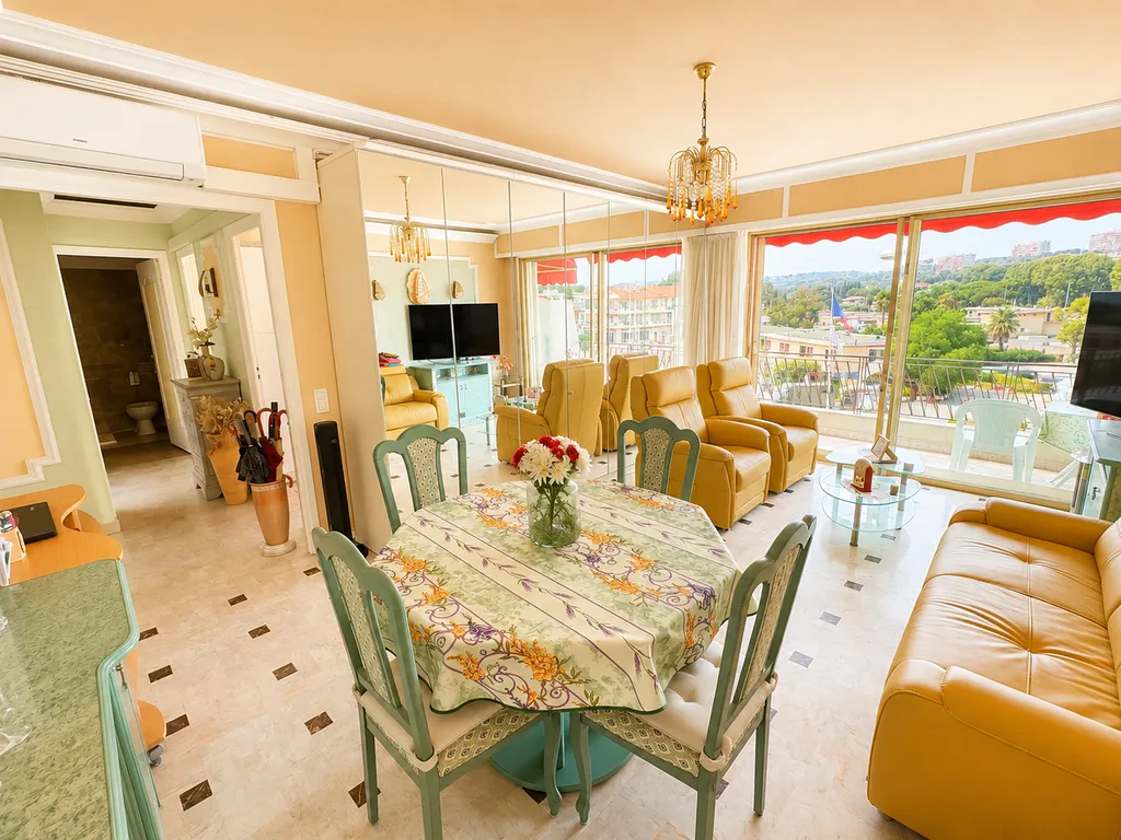 VIAGER OCCUPE Cagnes-sur-Mer, face hippodrome, proche mer & plages - 2 PIECES 54 m² avec terrasse, vue dégagée