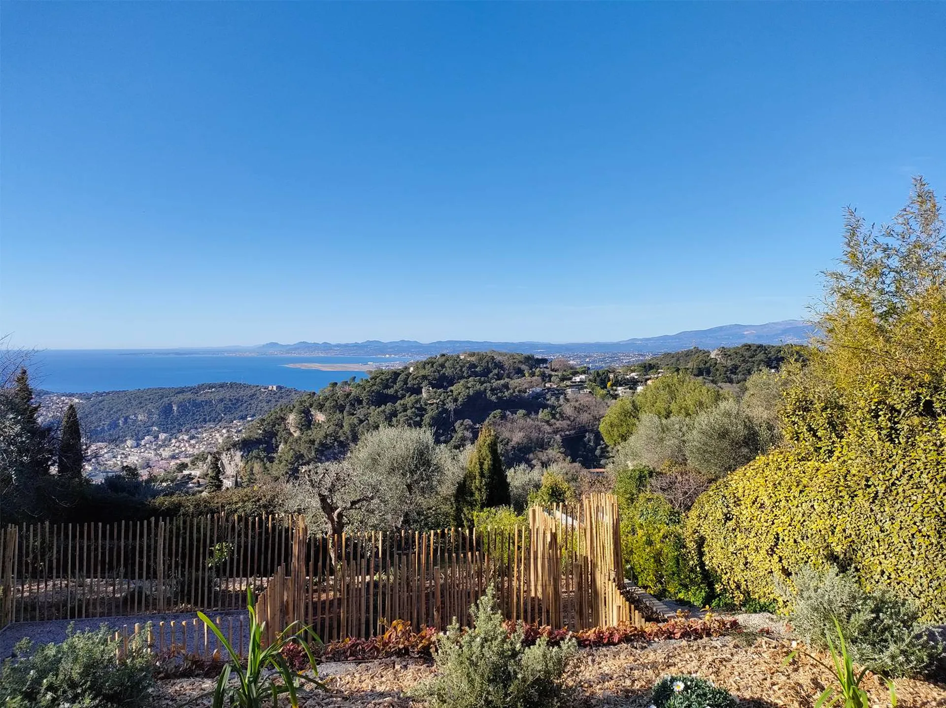 Création de jardin avec plantation et réalisation de potager à Villefranche sur Mer