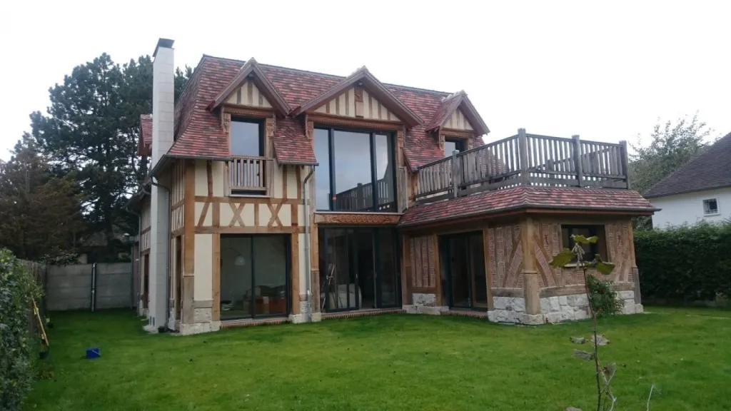 Maison d'architecte normande colombage Le Neubourg 27