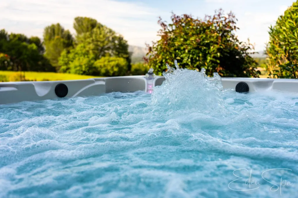 spa jacuzzi canadien Fuveau