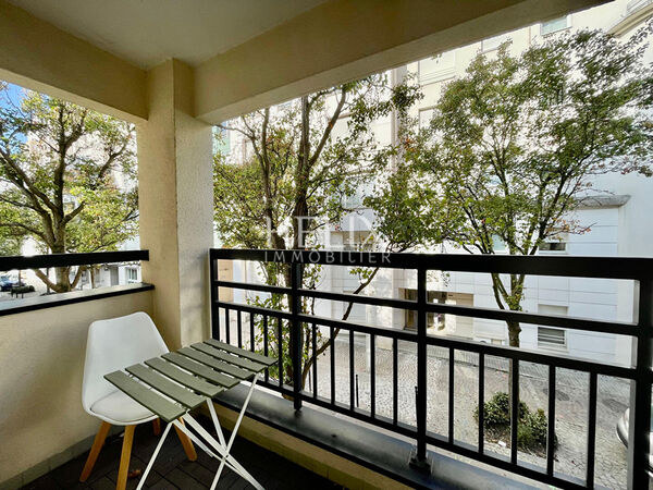 Appartement  Soigné au calme avec balcon sur  parc des impressionnistes et proche RER