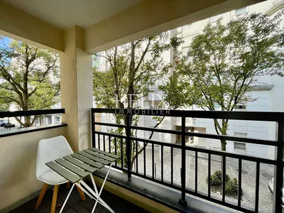 Appartement  Soigné au calme avec balcon sur  parc des impressionnistes et proche RER