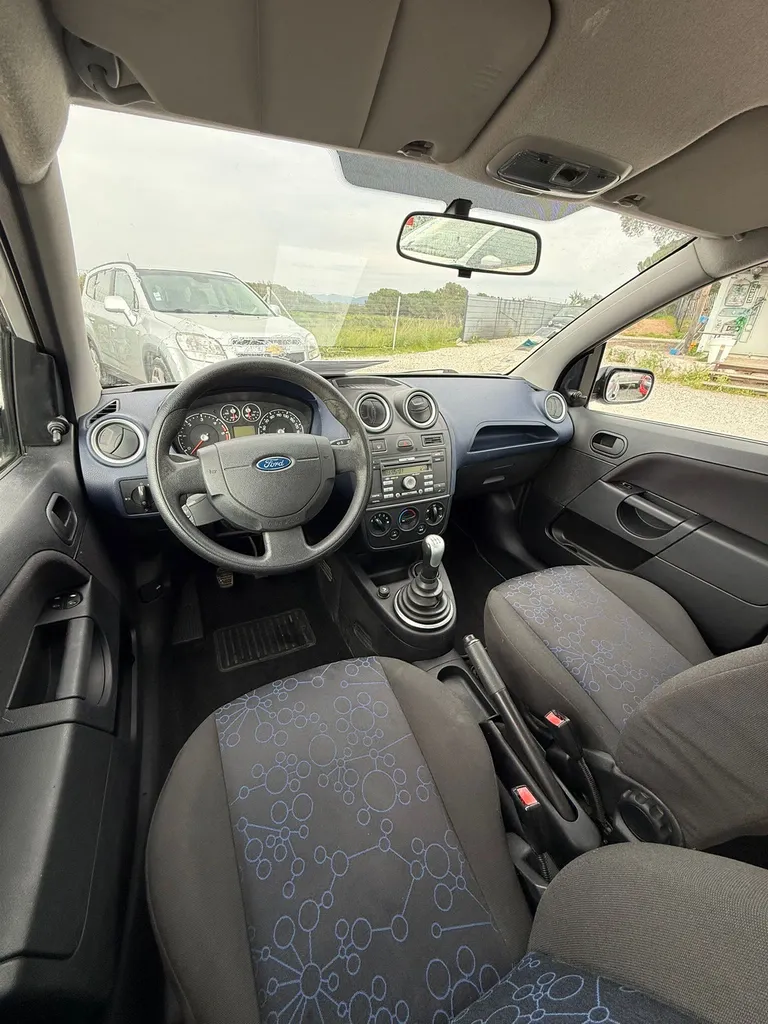 FORD FIESTA 1.4 TDCI 70CV 1er main 
5 PORTES 