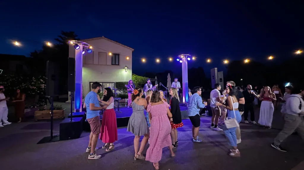 location guirlande guinguette 50m à Toulon dans le var