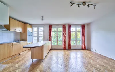 Quartier des Ursulines à Saint Germain en Laye appartement de 2 pièces avec ascenseur