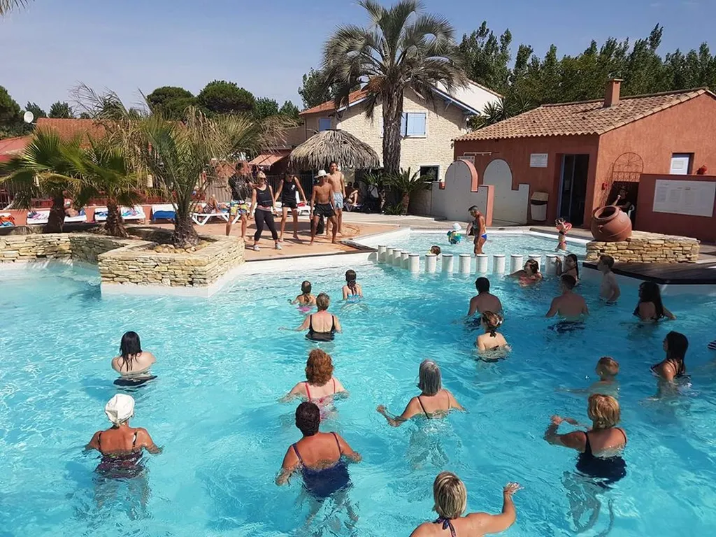 piscine surveillée en camping dans l'Herault à Vias-Plage