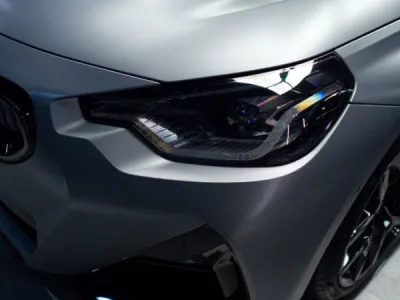 Cette BMW 430i bénéficie d’un PPF film de protection XPEL appliqué avec précision par Gloss Obsession pour préserver son éclat et sa carrosserie contre les agressions extérieures.