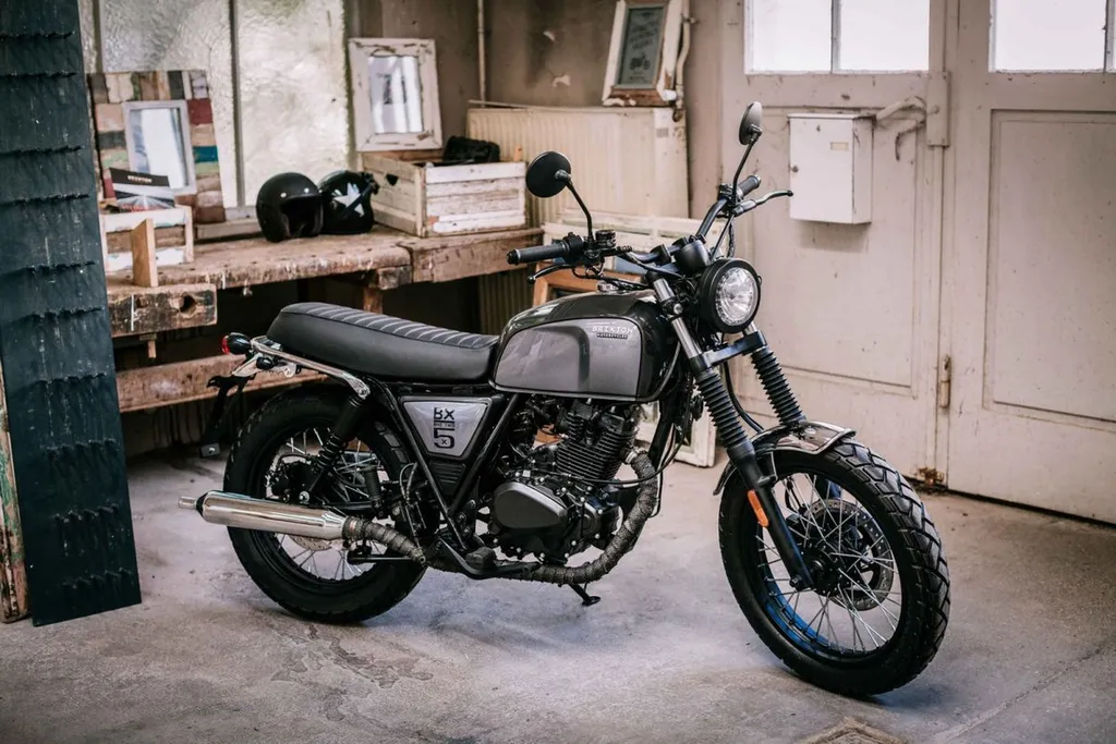 MOTO NEUVE BRIXTON BX125cc.