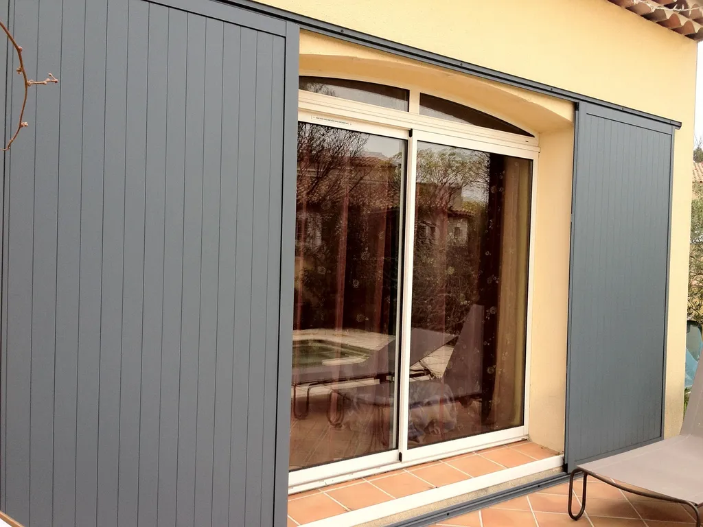 Fabrication et pose de volets coulissant sur Martigues