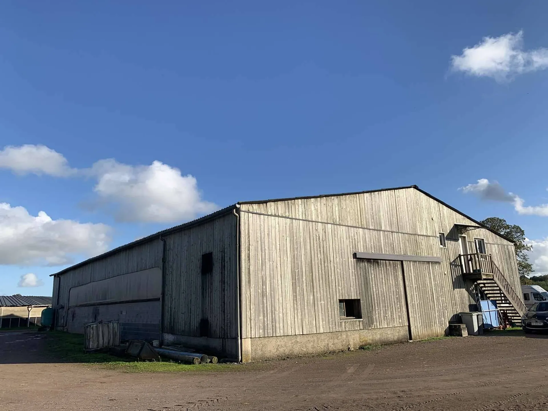 VENDS Propriété EQUESTRE avec 23 ha 80 a de terres