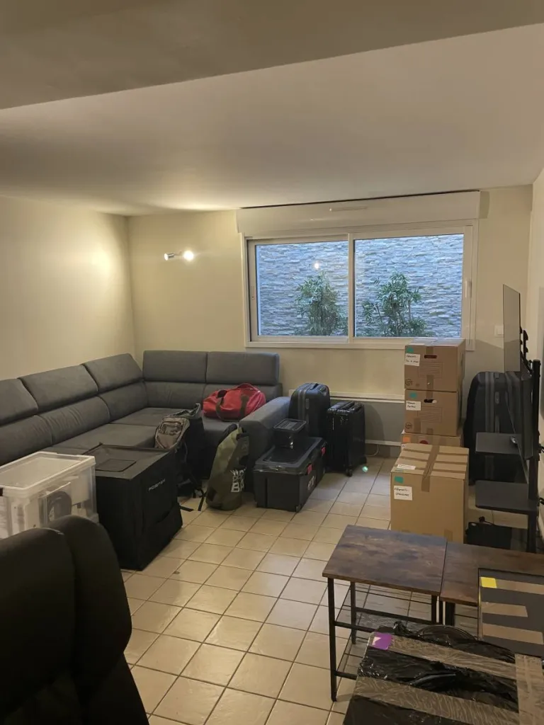 Salon en sous plex pret à être demenagé par les déménageurs OBEN