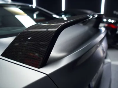 Cette BMW 430i a reçu un traitement premium avec le PPF film de protection XPEL, garantissant une finition invisible et une résistance maximale.